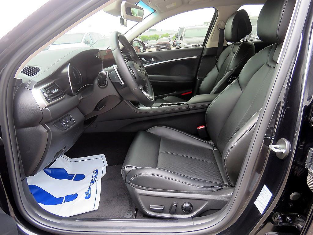 Genesis G70 - Vista 5