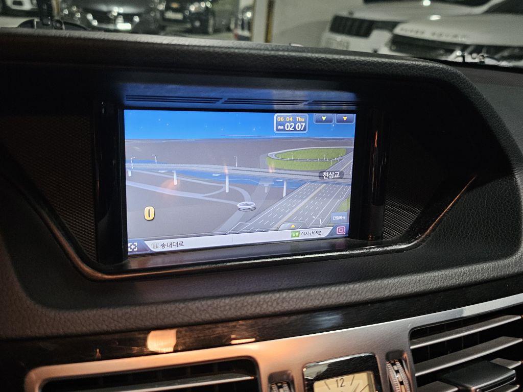Mercedes Benz E class - Vista 11