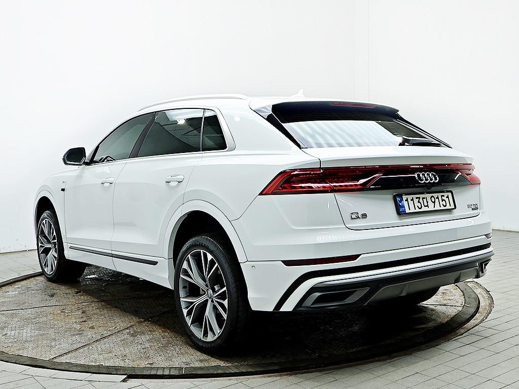 Audi Q8 - Vista 7