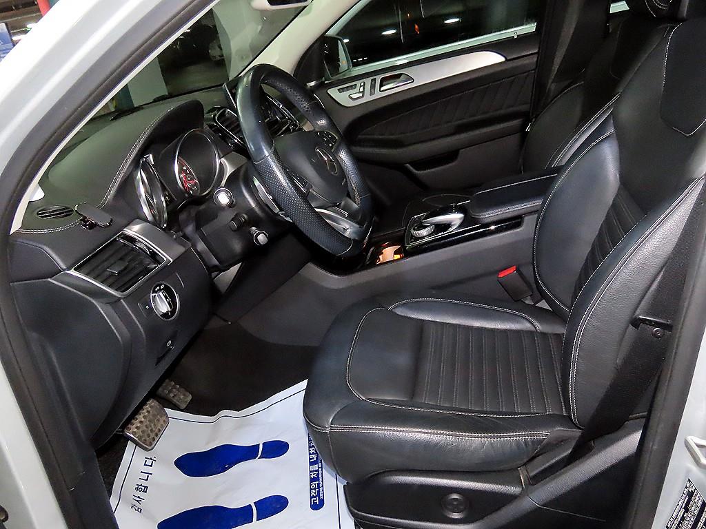 Mercedes Benz GLE Class - Vista 6