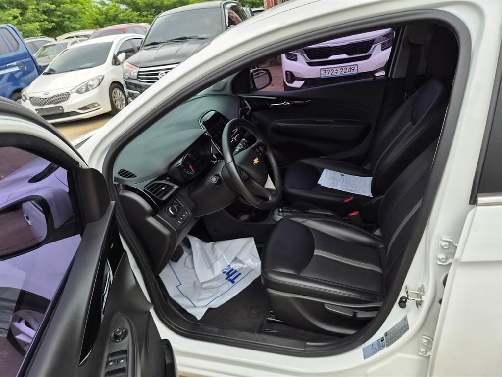 Chevrolet Spark 2019 Blanco - Importación desde Corea - HF Imports Iquique - Foto 17