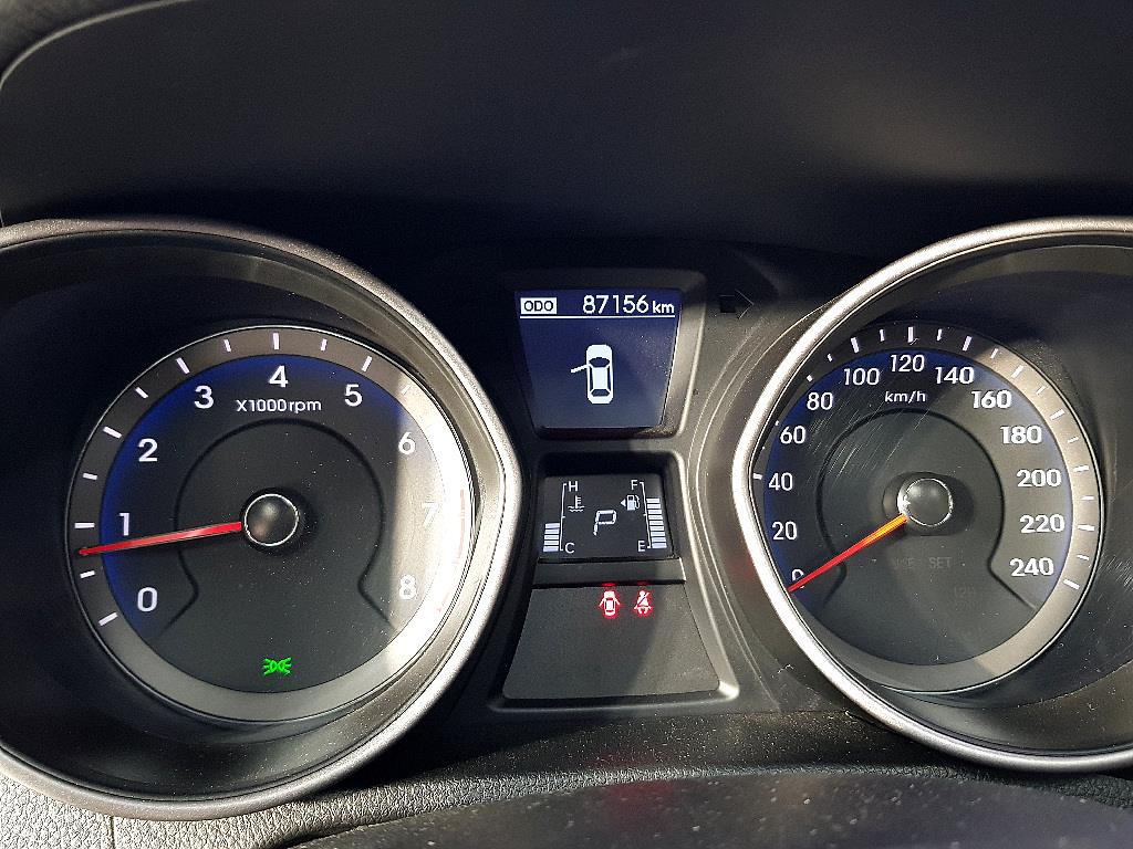 HYUNDAI i30 - Vista 7