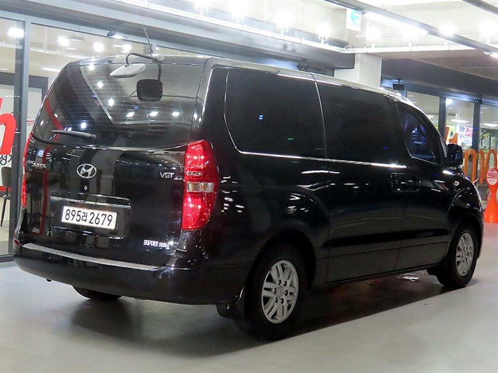 HYUNDAI Starex - Vista 4