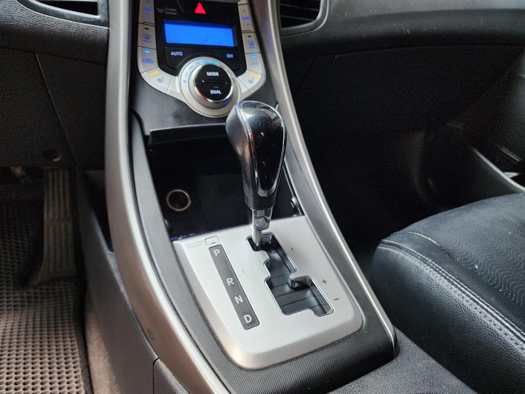 HYUNDAI Avante 2011 Blanco - Importación desde Corea - HF Imports Iquique - Foto 18