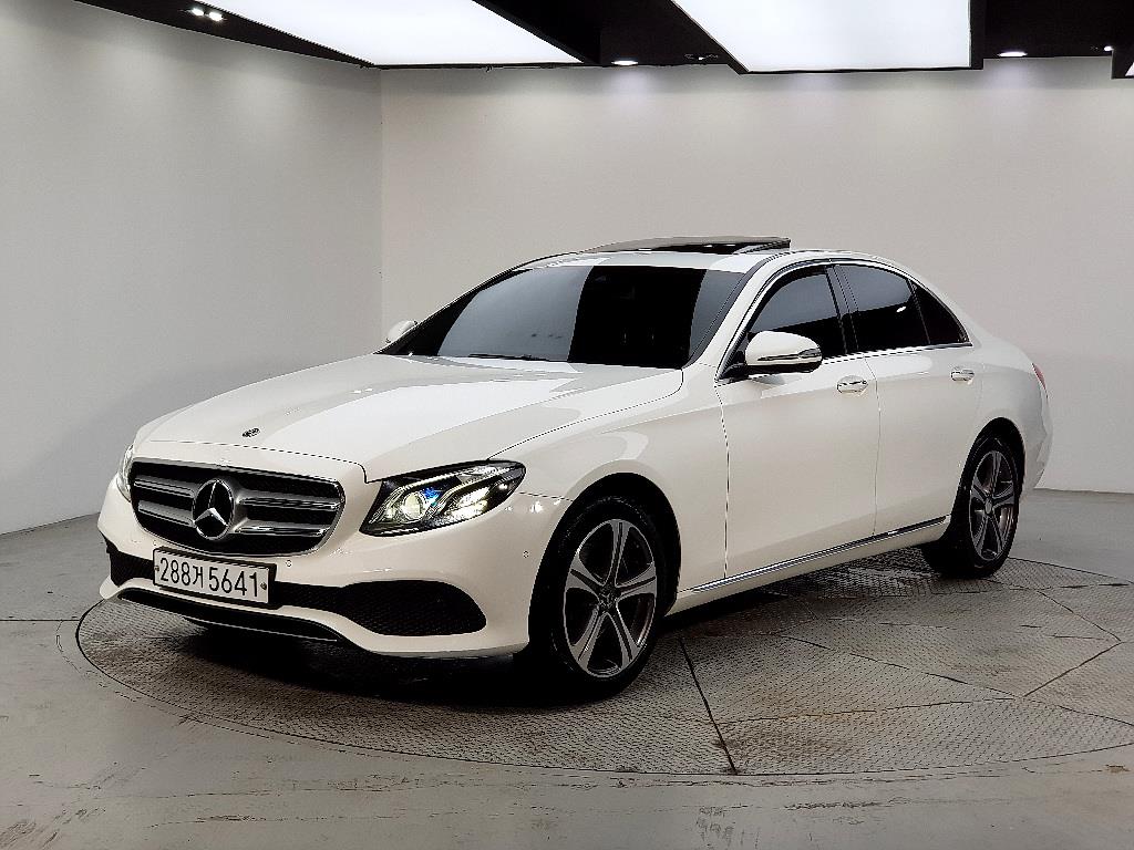 Mercedes Benz E class 2019 Blanco - Importación desde Corea - HF Imports Iquique - Foto 1