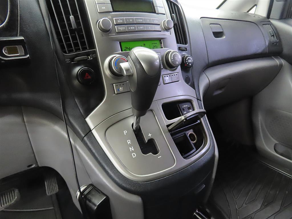 HYUNDAI Starex - Vista 11