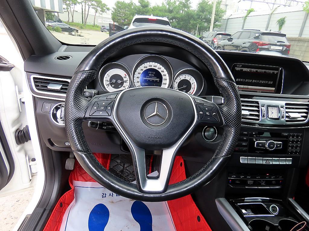 Mercedes Benz E class - Vista 8