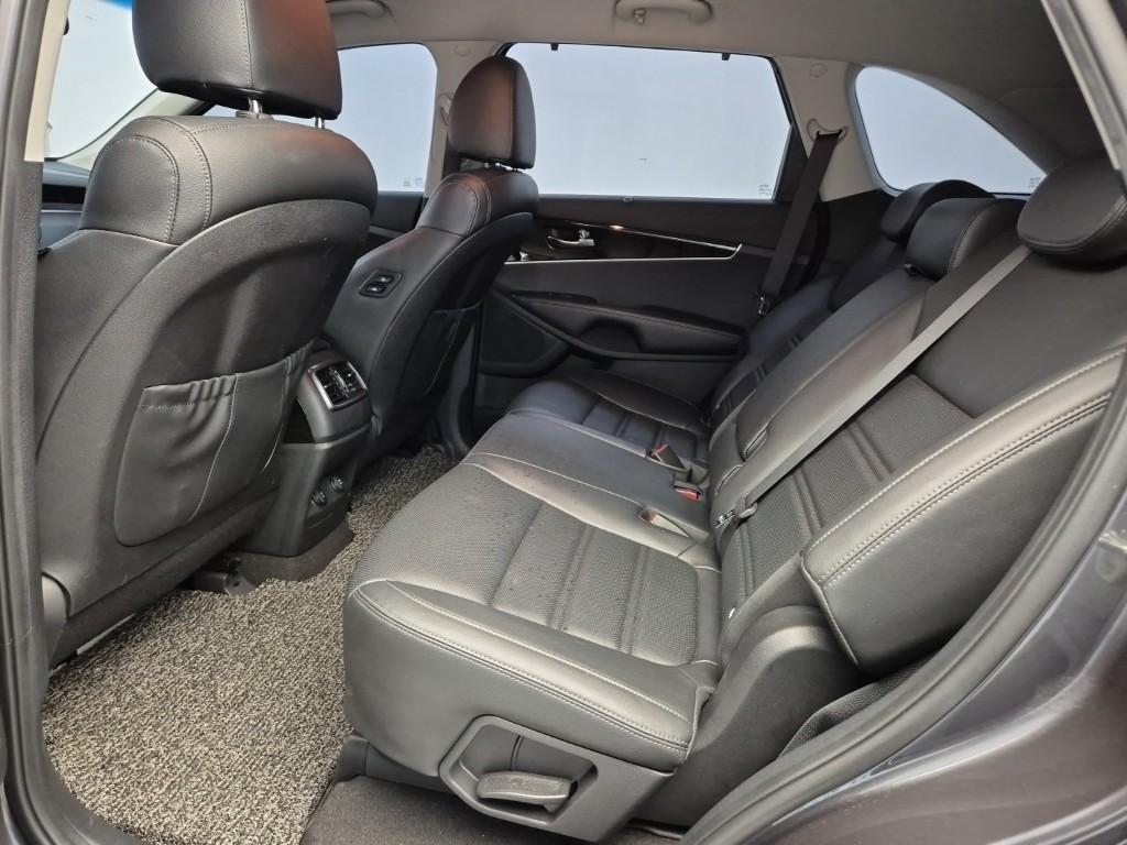 KIA Sorento - Vista 12