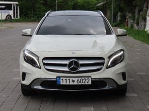 Mercedes Benz GLA Class - Vista 2