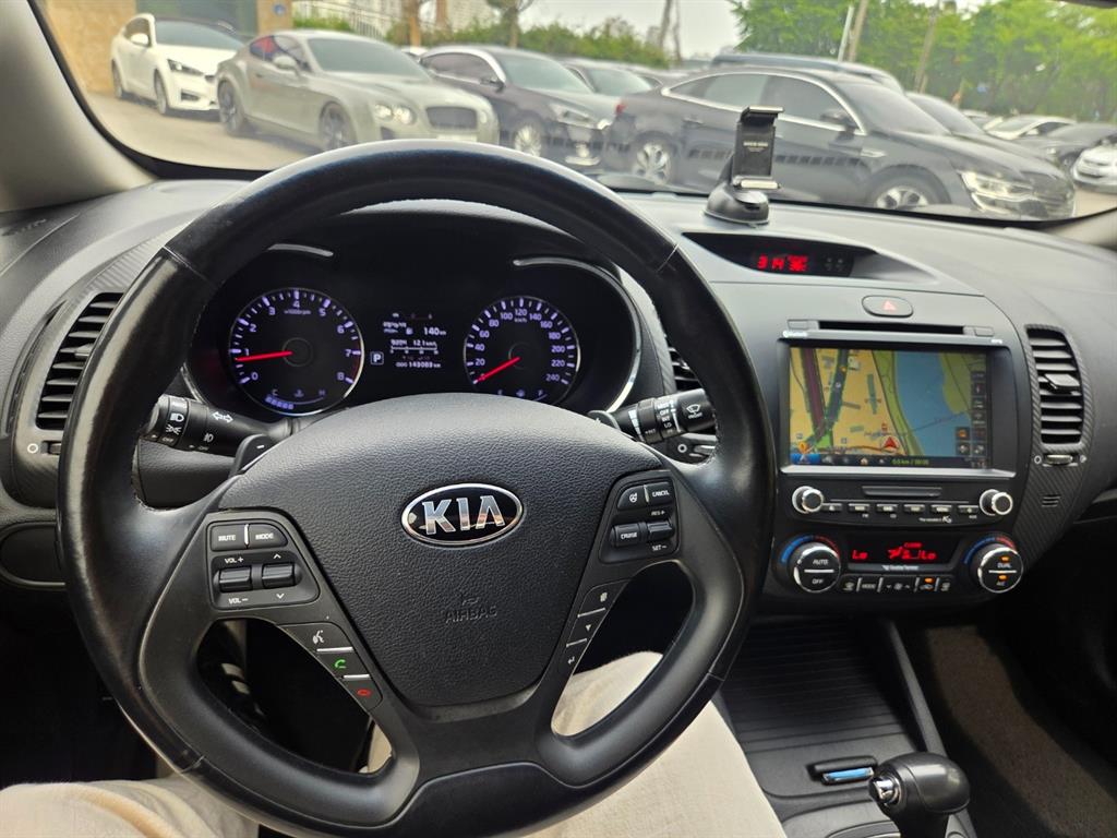 KIA K3 2013 Negro - Importación desde Corea - HF Imports Iquique - Foto 15