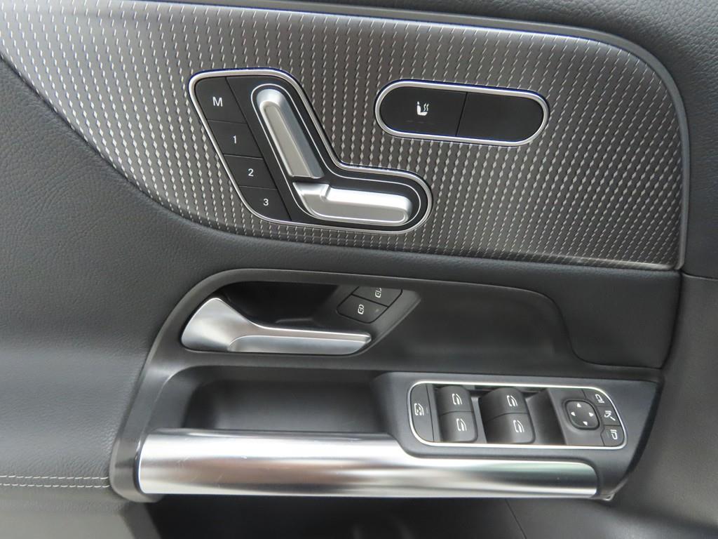 Mercedes Benz GLA Class - Vista 9
