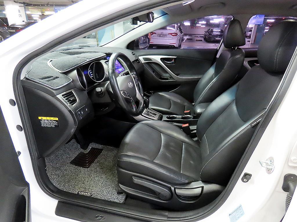 HYUNDAI Avante - Vista 6