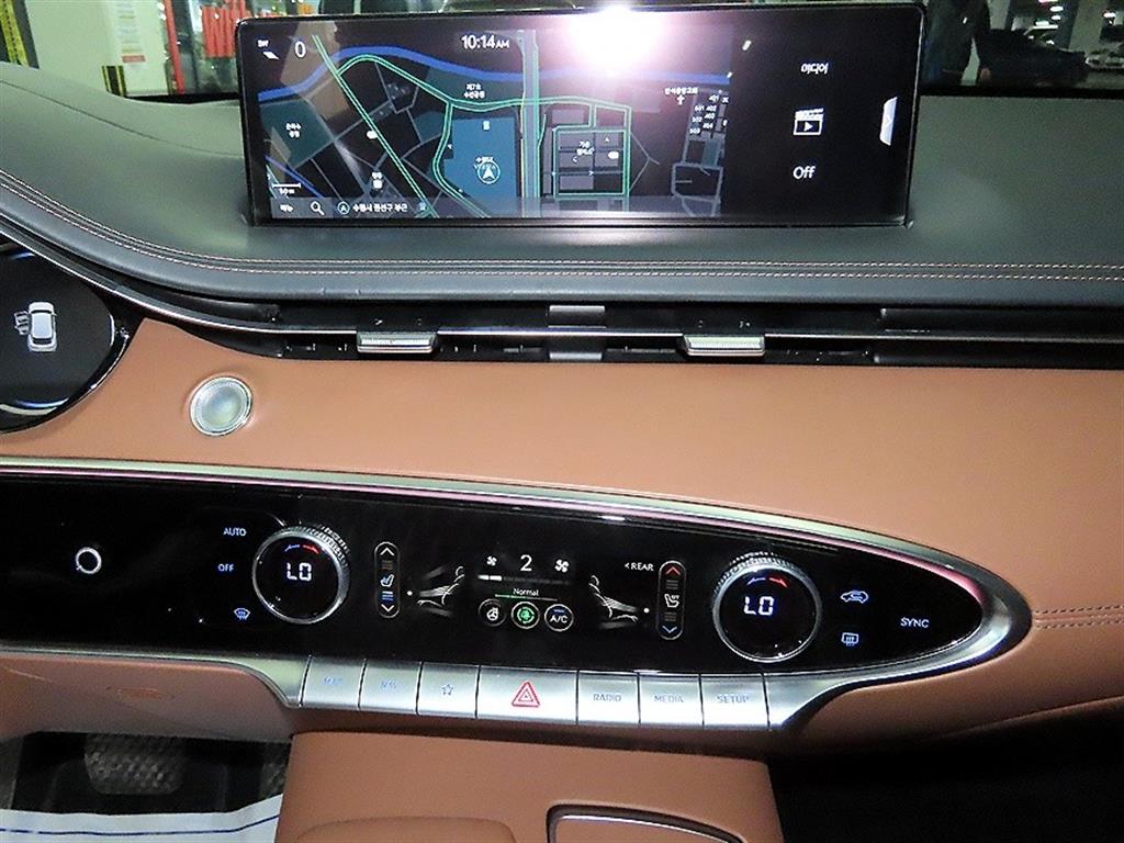 Genesis GV70 - Vista 11