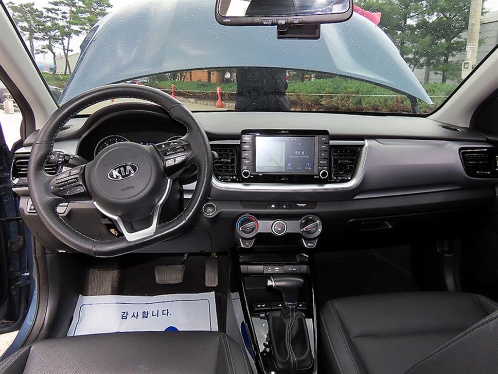 KIA Stonic - Vista 7