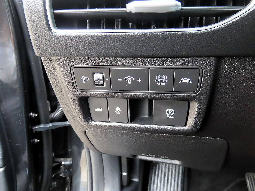 HYUNDAI Sonata - Vista 12