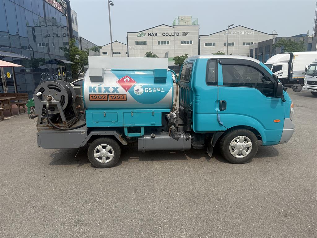 Small Truck Rori (an oil tank/Moving Gas/Home) - Vista 5