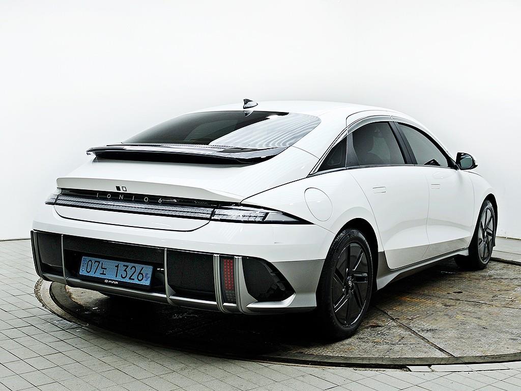 HYUNDAI Ioniq 6 - Vista 7