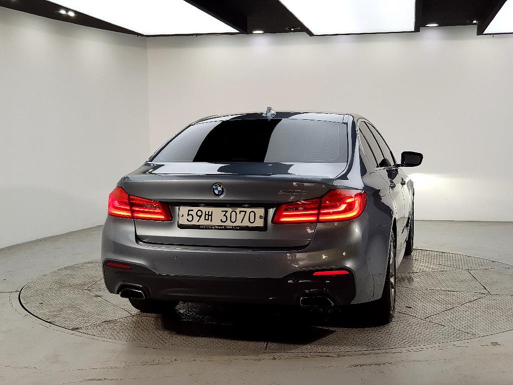 BMW 5 Series - Vista 3