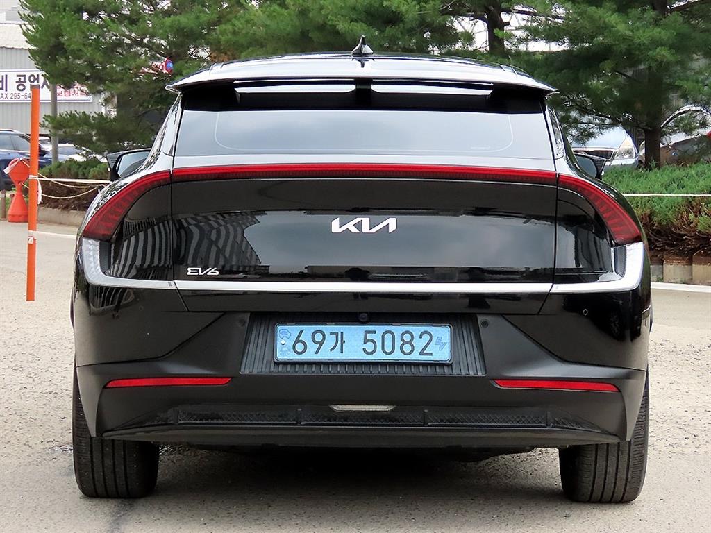 KIA EV6 - Vista 4