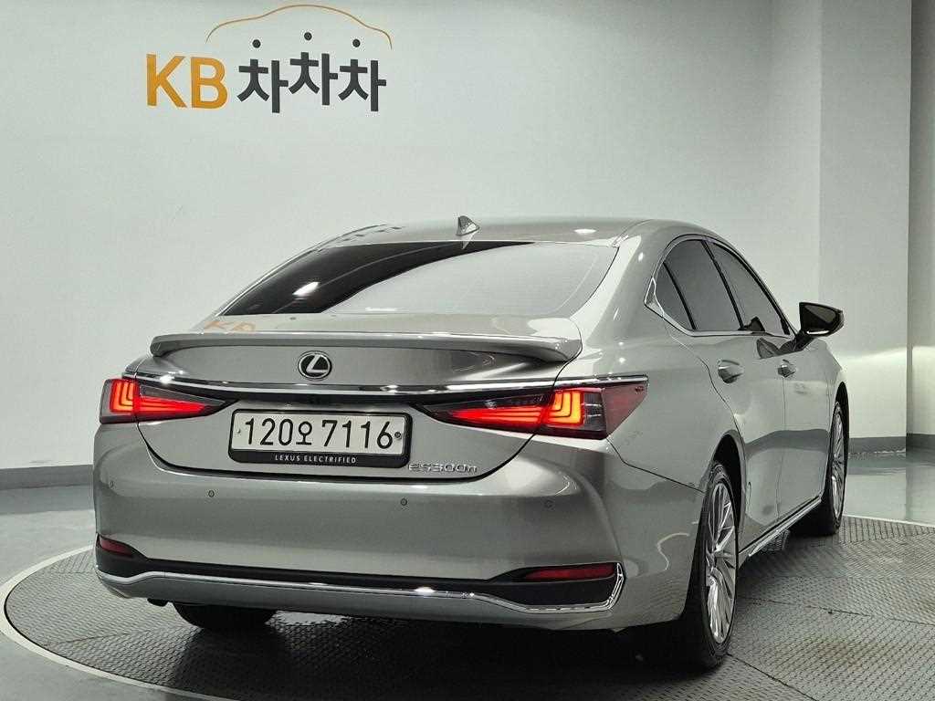 Lexus ES - Vista 3