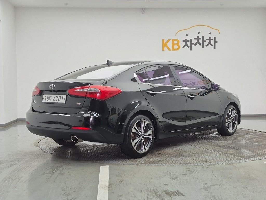 KIA K3 - Vista 4