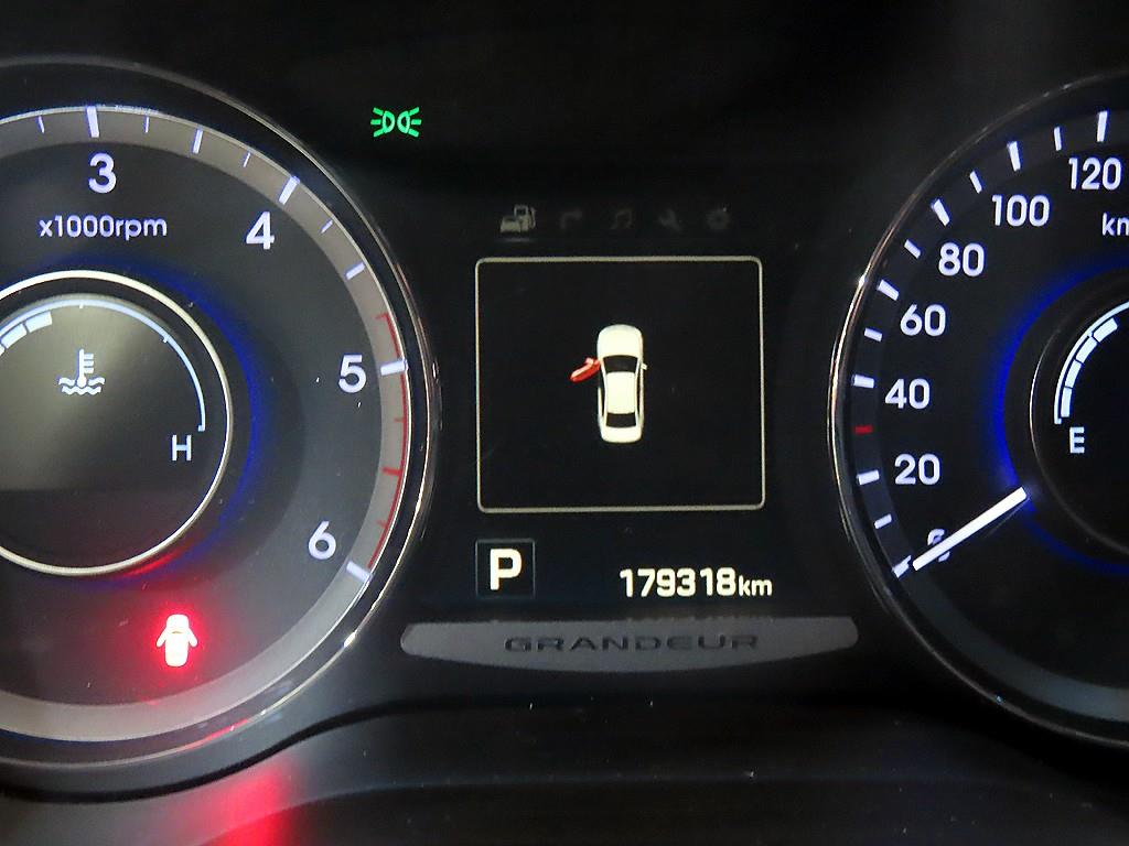 HYUNDAI Grandeur - Vista 9