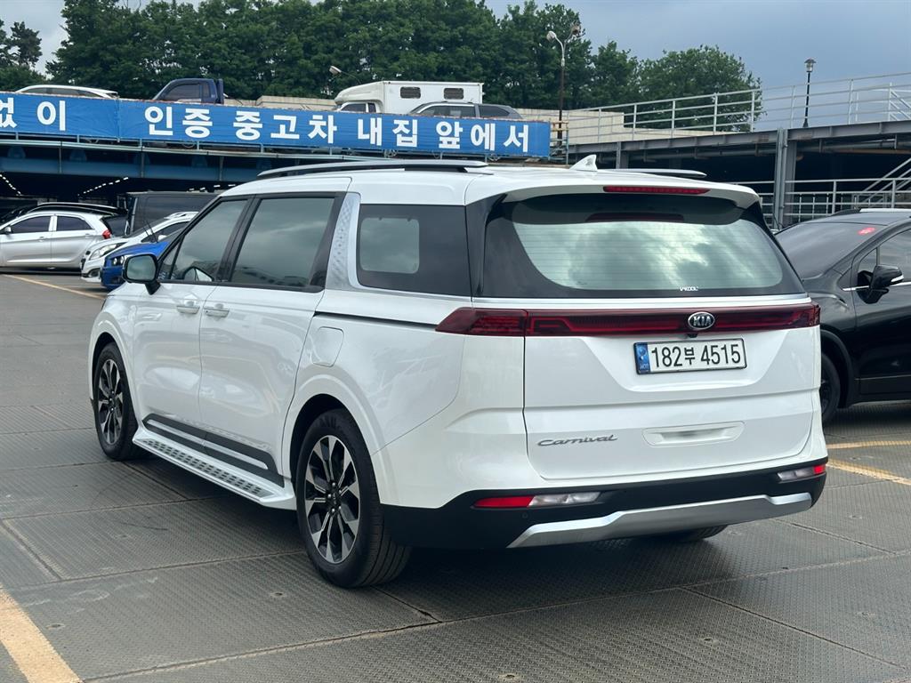 KIA Carnival - Vista 6