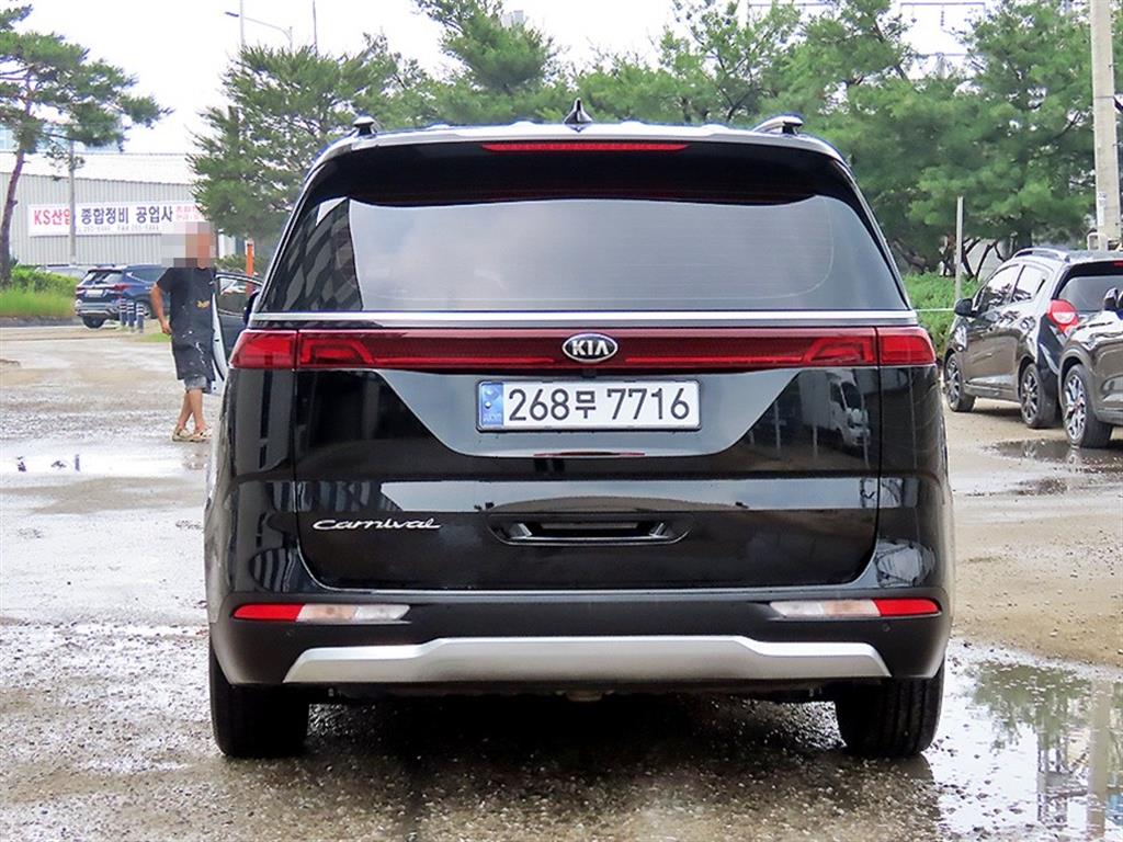 KIA Carnival - Vista 4