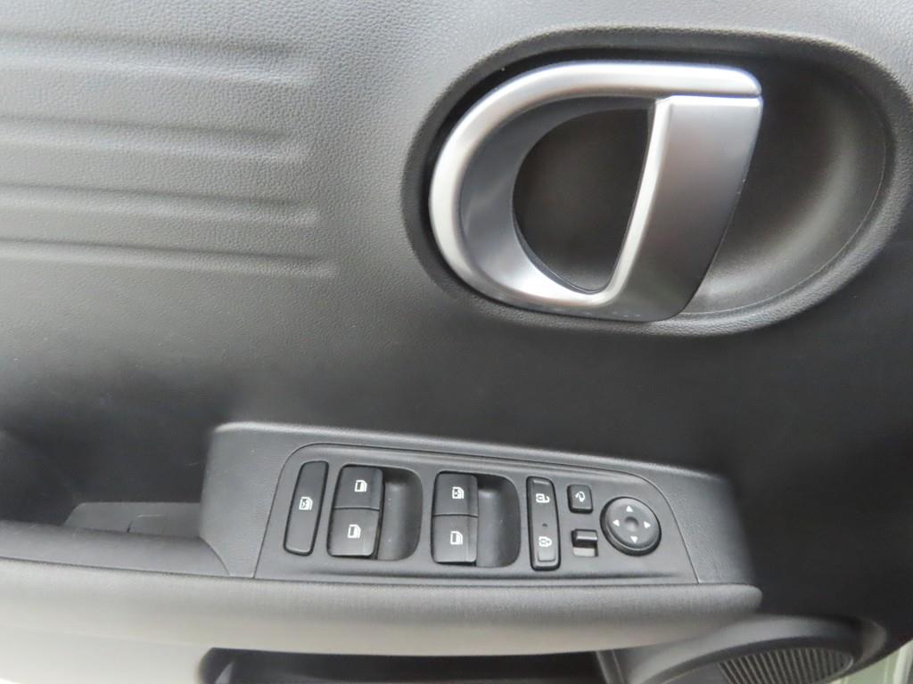 HYUNDAI Casper - Vista 9