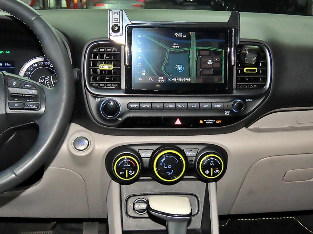 HYUNDAI Venue - Vista 11