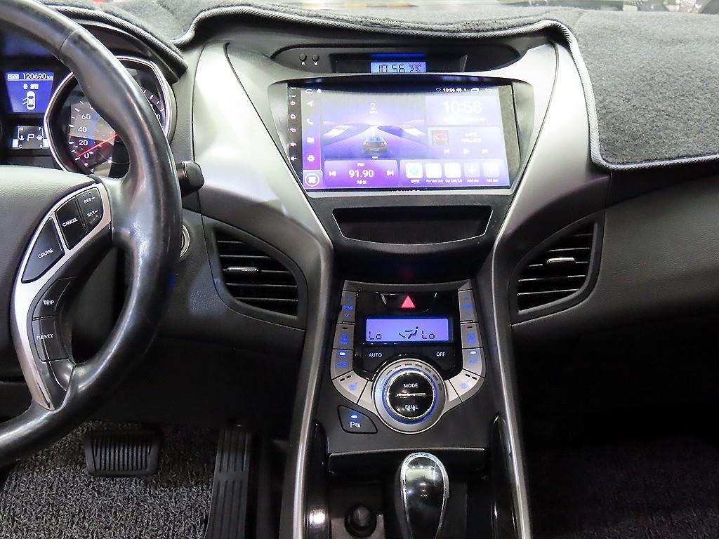 HYUNDAI Avante - Vista 11