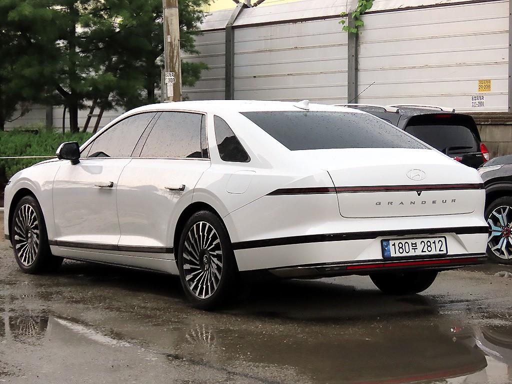 HYUNDAI Grandeur - Vista 3
