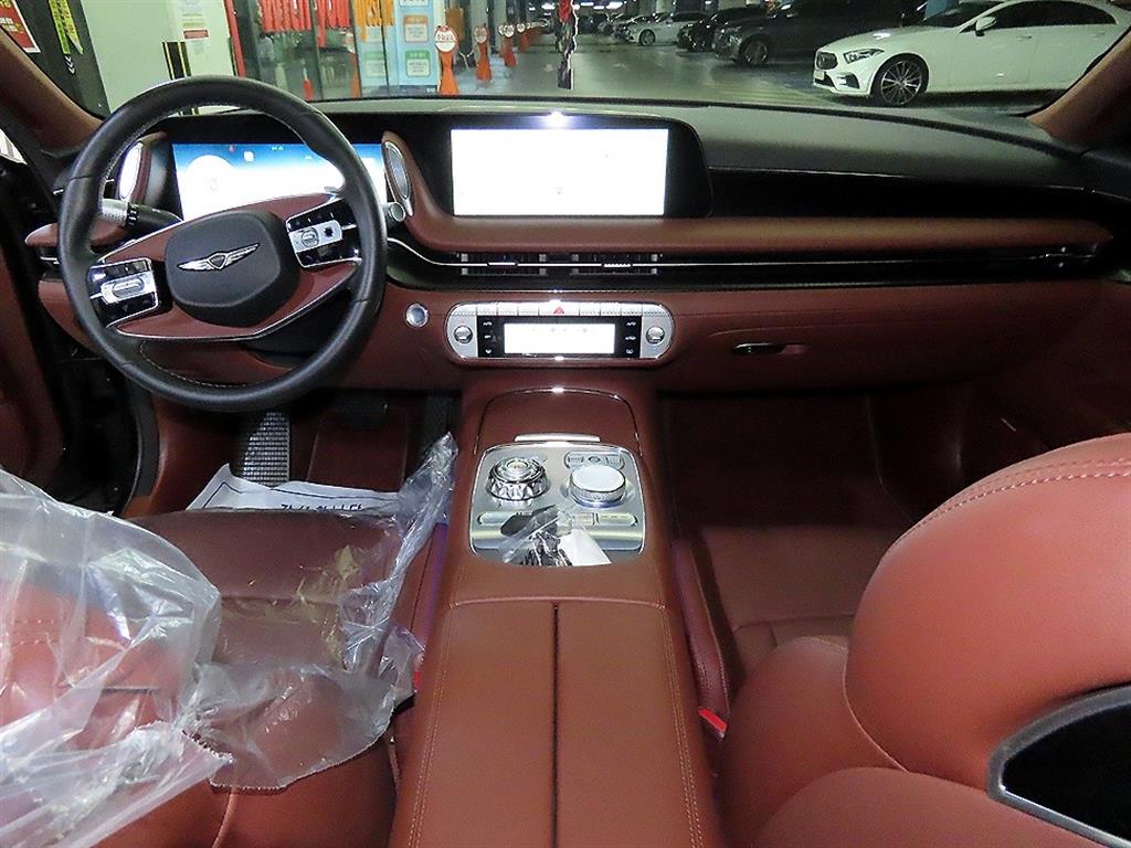 Genesis G90 - Vista 10