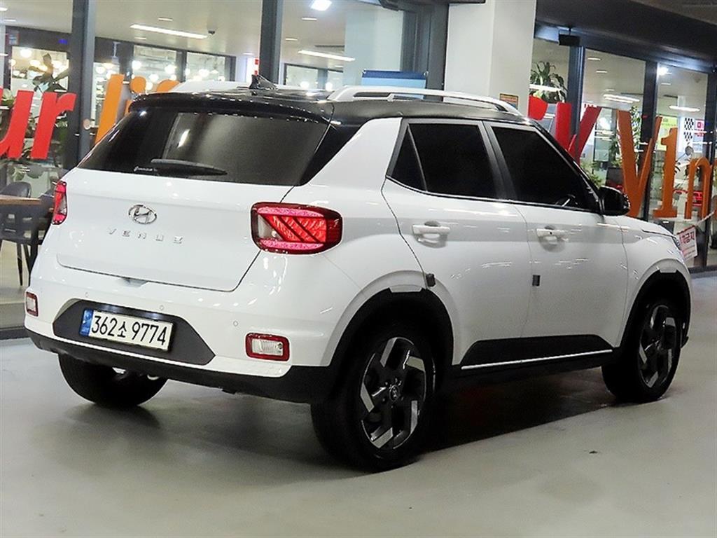 HYUNDAI Venue - Vista 4