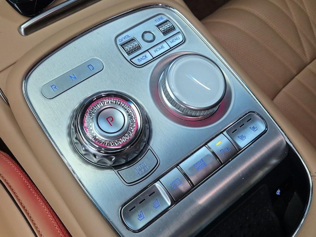 Genesis G90 - Vista 8