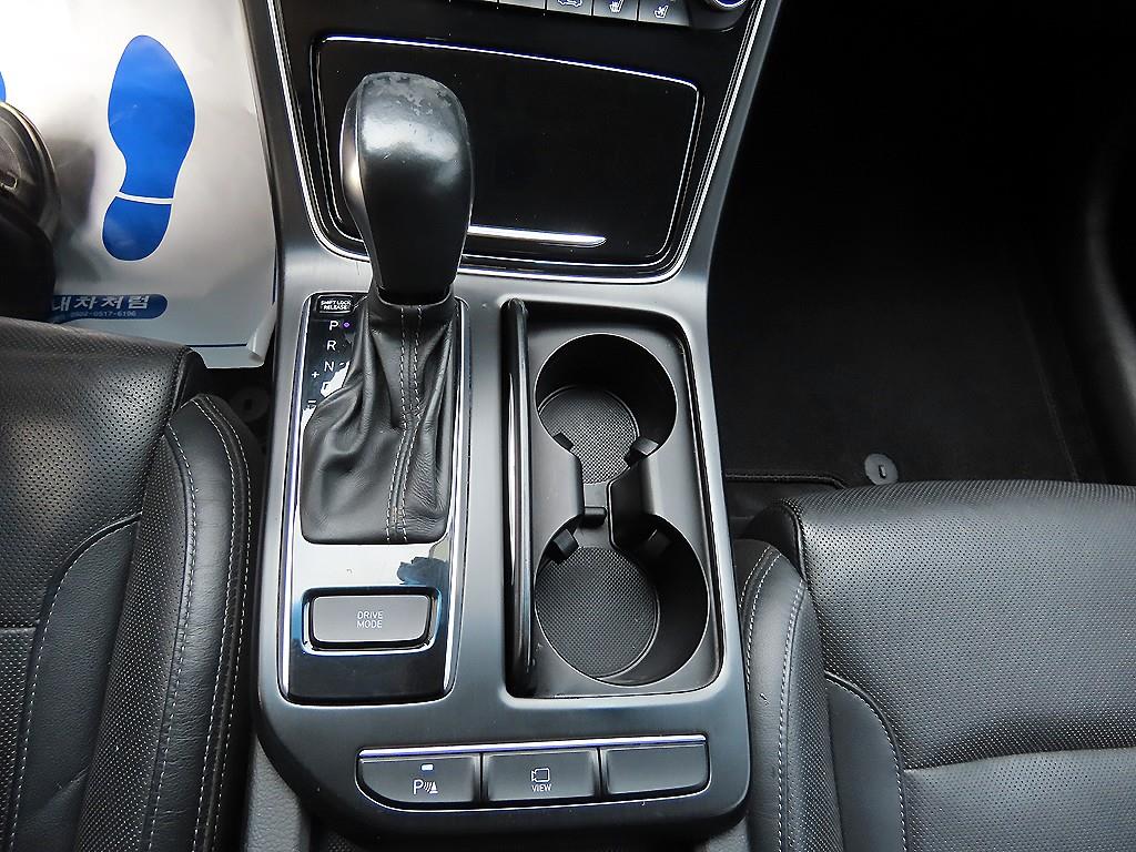 HYUNDAI Grandeur - Vista 10