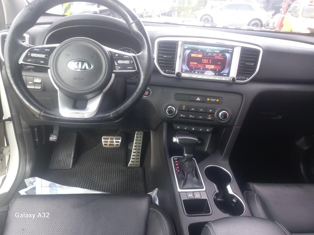 KIA Sportage - Vista 8