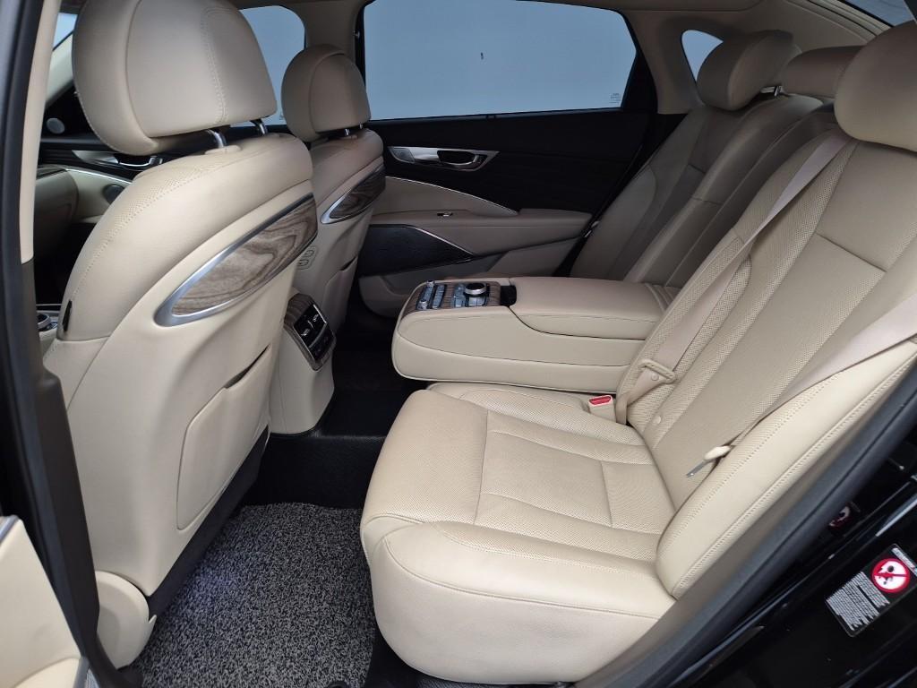 KIA K9 - Vista 12