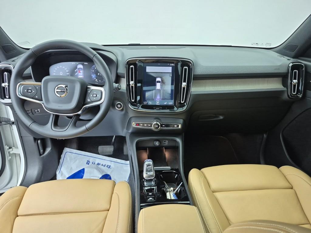 Volvo XC40 - Vista 5