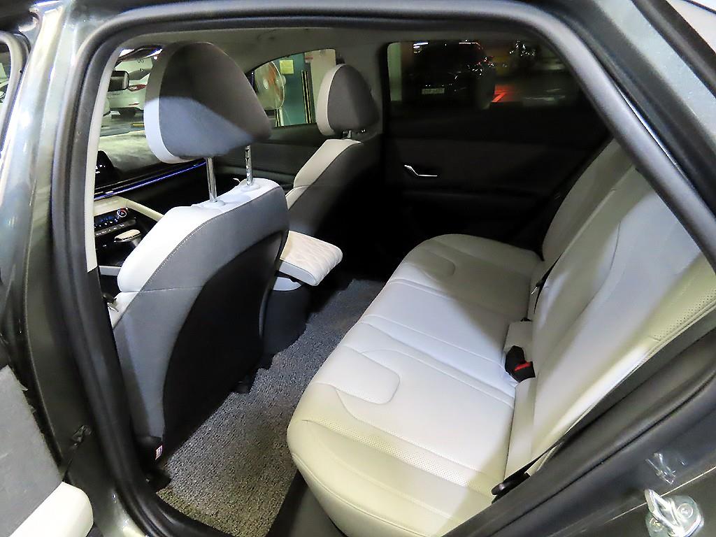 HYUNDAI Avante - Vista 7