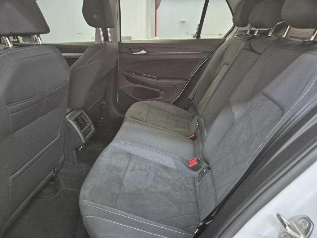 Volkswagen Golf - Vista 12