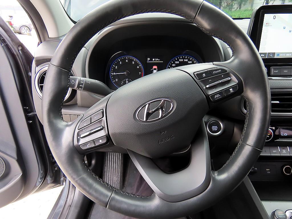 HYUNDAI Kona - Vista 8
