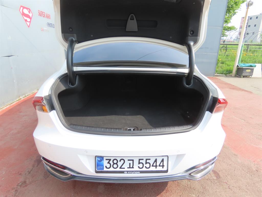 HYUNDAI Grandeur - Vista 9