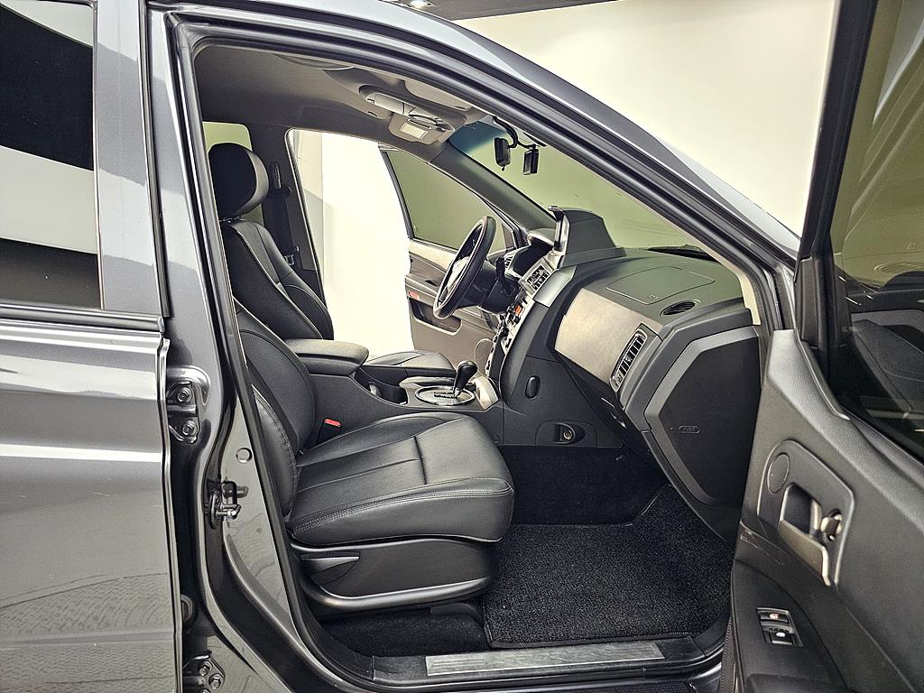 Ssangyong Korando - Vista 11