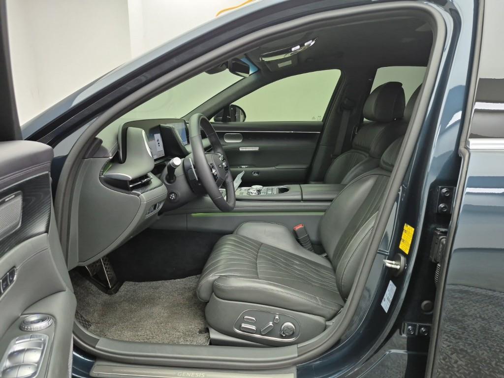 Genesis G90 - Vista 11