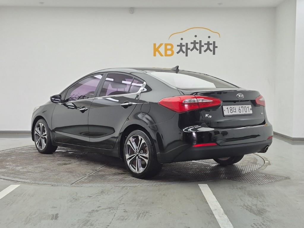 KIA K3 - Vista 3