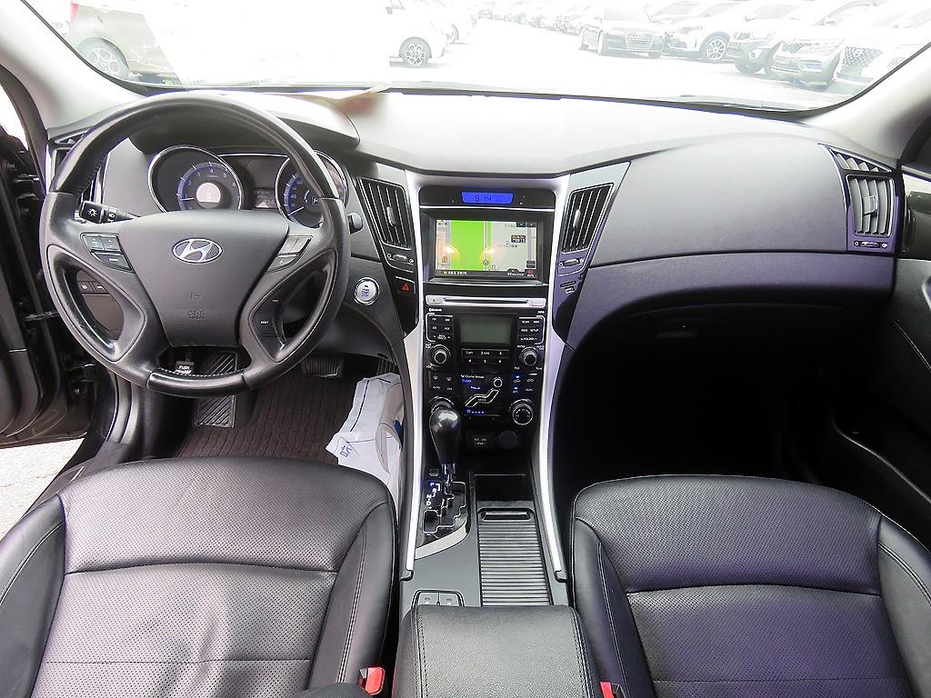 HYUNDAI Sonata - Vista 7