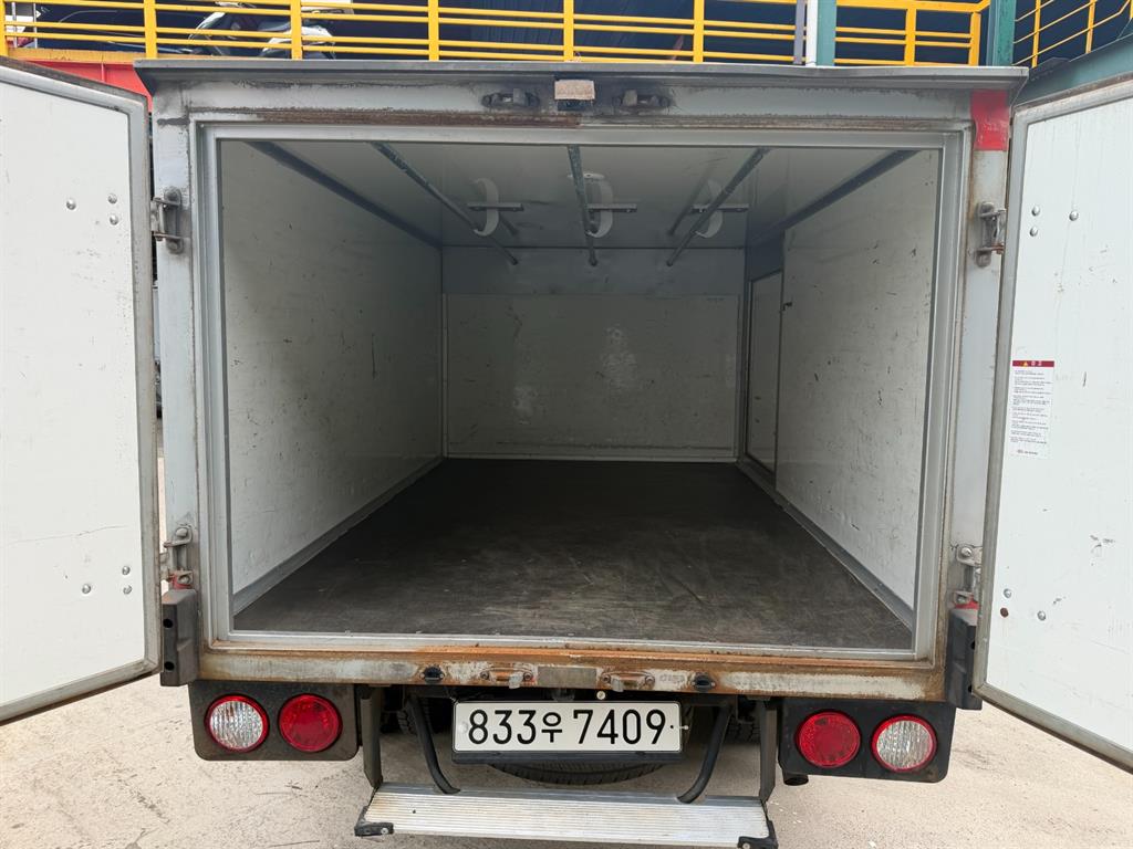 Small Truck Normal Box(Low Deck) - Vista 5