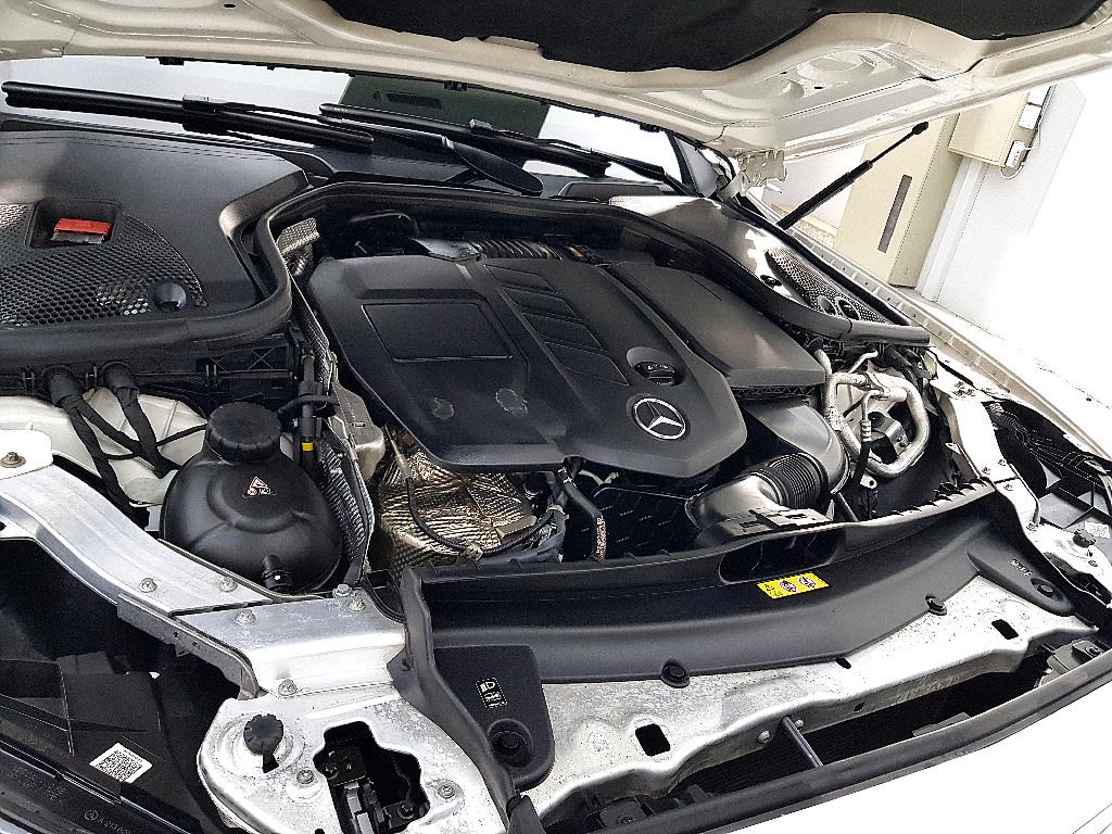 Mercedes Benz E class - Vista 6
