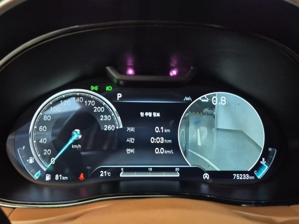 Genesis GV70 - Vista 6